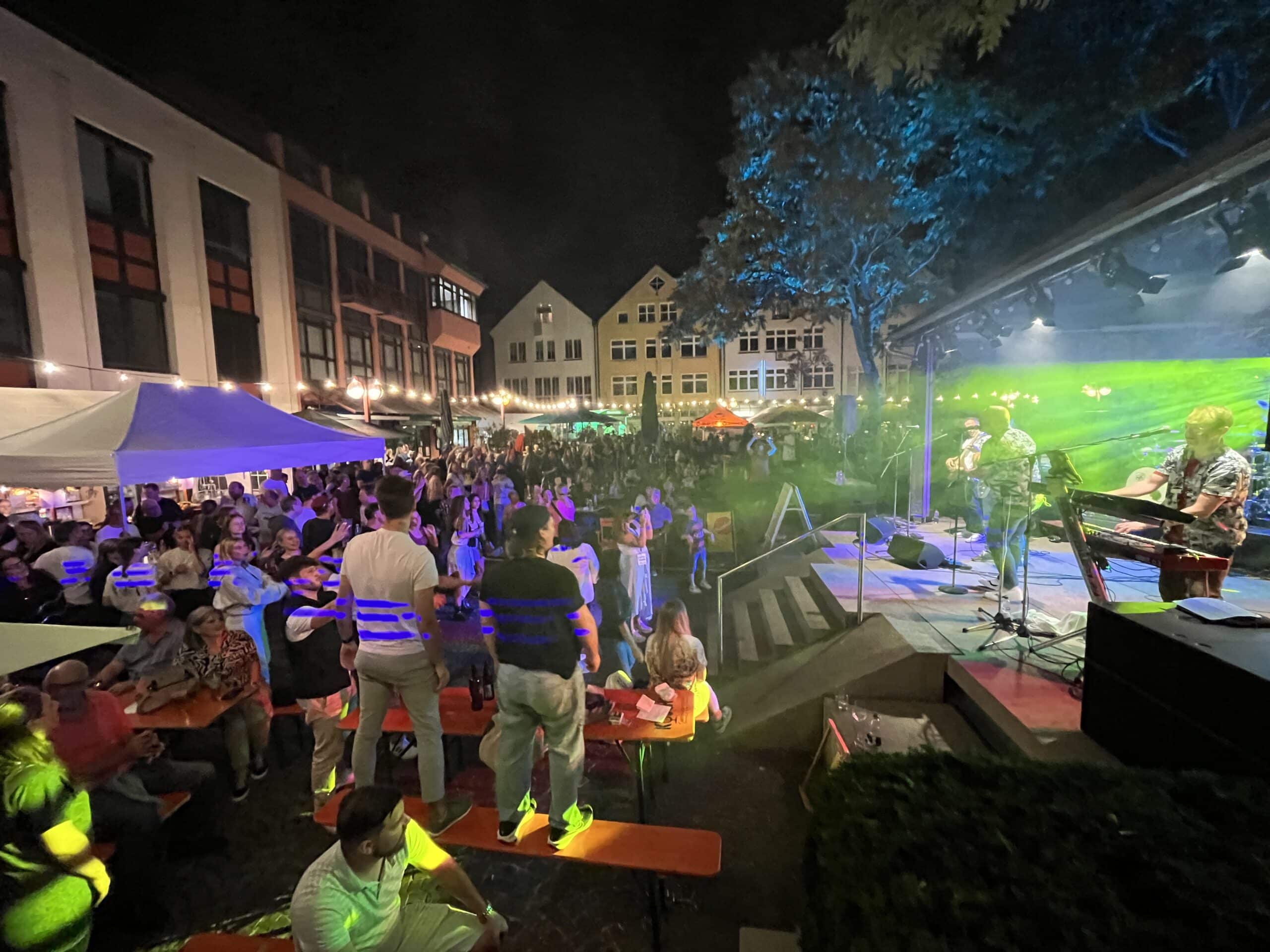 Ausgelassene Partystimmung beim Vaihinger Herbst